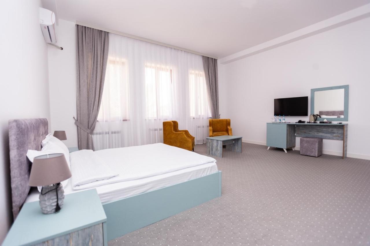 Maricel Astara Resort Hotel Ngoại thất bức ảnh